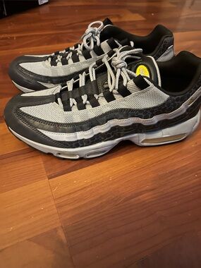 Grey and Black Men's air max 95 100% authentic